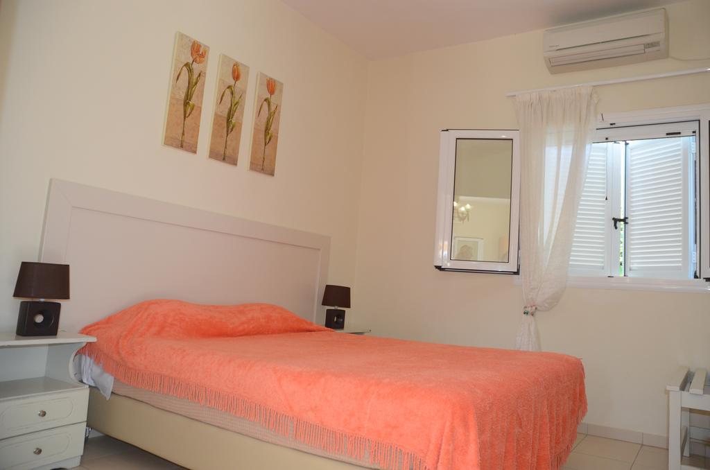 Dion Zois Apartman Finikúnda Kültér fotó